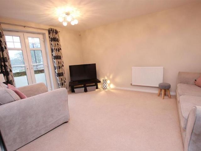Apartment for rent in Tranmere Park, West Yorkshire