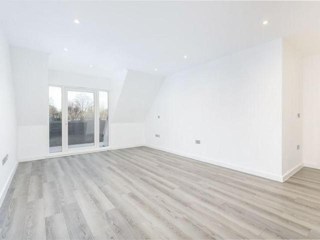 Apartment for rent in London Borough of Croydon, Purley