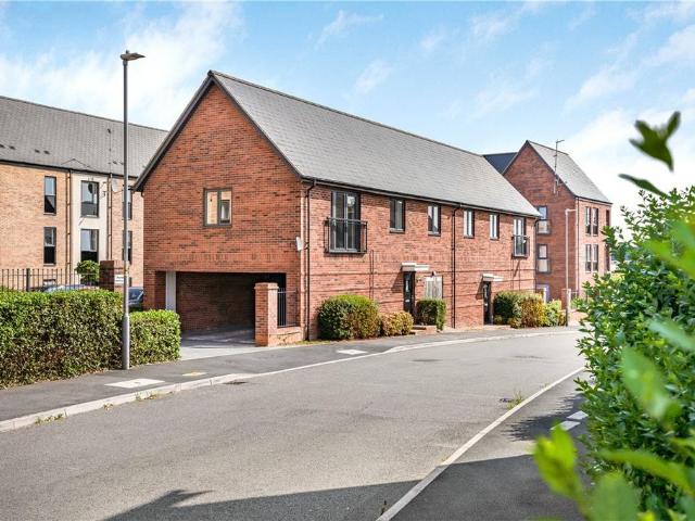 Flat for rent in Whitehouse, Milton Keynes