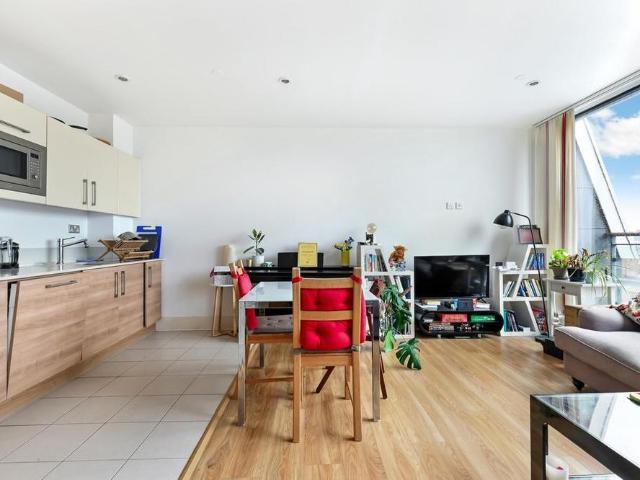 Apartment for rent in London Borough of Lambeth, Greater London