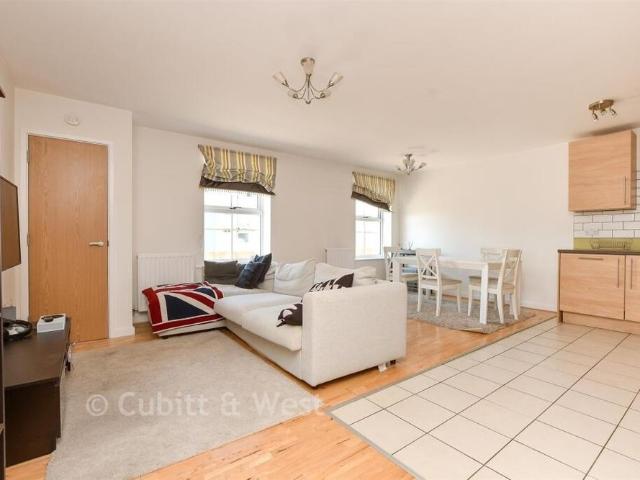 Apartment for rent in Red Hill, Surrey