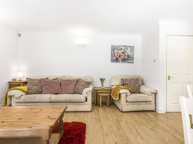 Flat for rent in The Slade, Oxfordshire