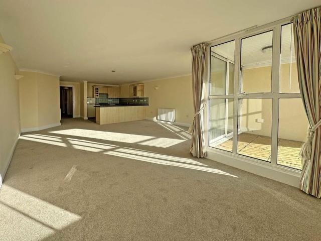 Apartment for rent in Holcombe, Teignbridge