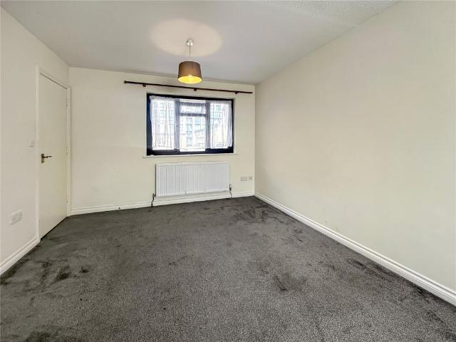 Flat for rent in Slough