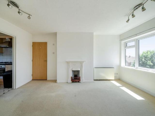 Apartment for rent in Amersham