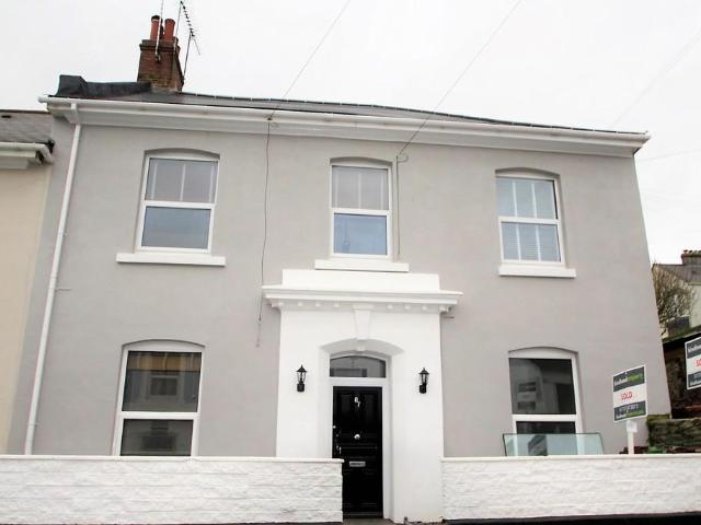 Flat for rent in Mount Wise