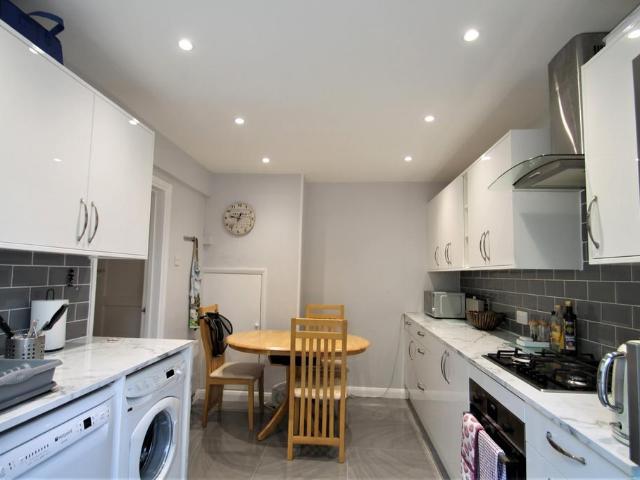 Flat for rent in New Barnet, Greater London