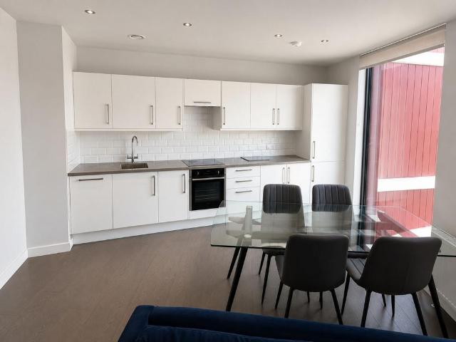 Flat for rent in London Borough of Lewisham, Ladywell