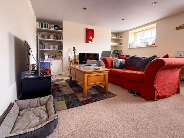 Apartment for rent in St Helier, Greater London