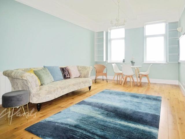 Apartment for rent in Palm Bay, Acol