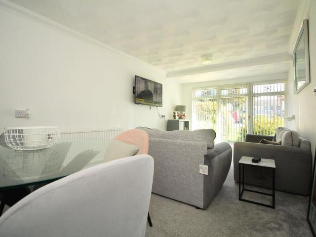 Apartment for rent in Llantwit Fardre, Tonteg