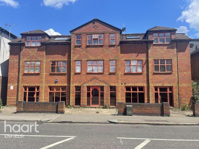 Flat for rent in Broxbourne, Hertfordshire