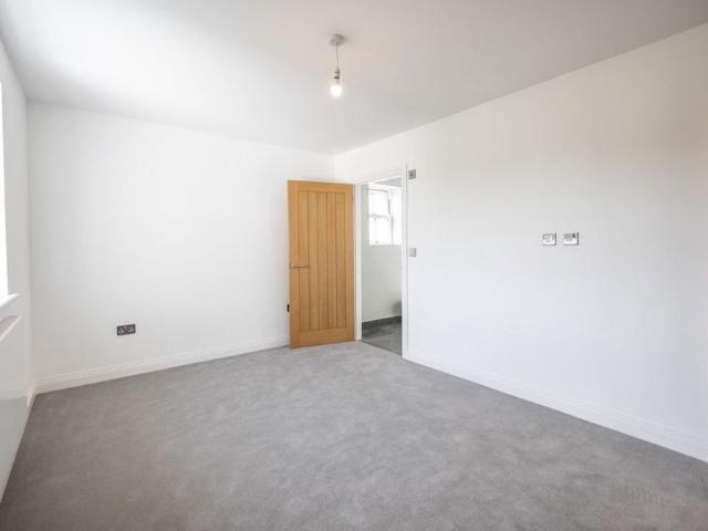 Apartment for rent in Navestock Side, Essex