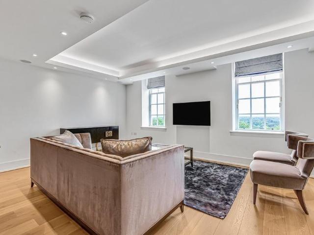 Apartment for rent in Petersham, Greater London
