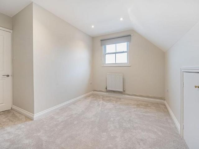 Apartment for rent in Holloway Hill, Fole