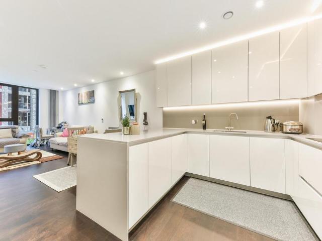 Flat for rent in Nine Elms, Greater London