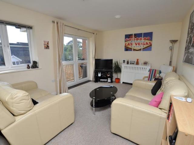 Apartment for rent in Fairlands, Guildford