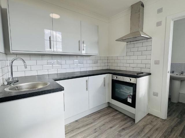 Apartment for rent in Carmarthen, Wales