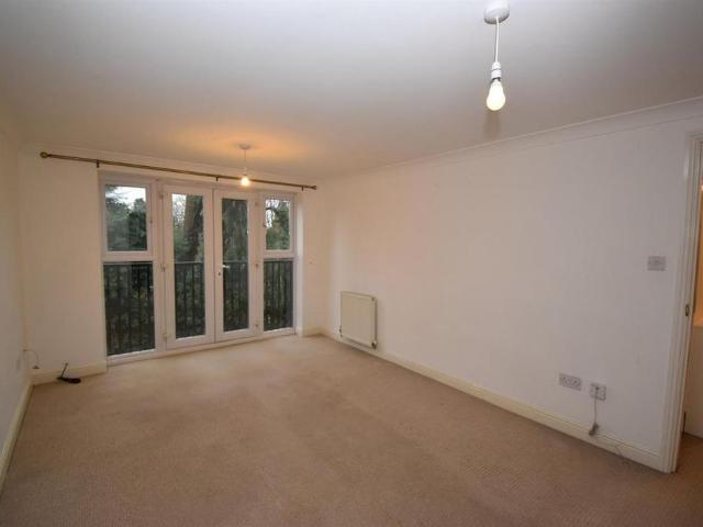 Apartment for rent in Whitnash, Green Close