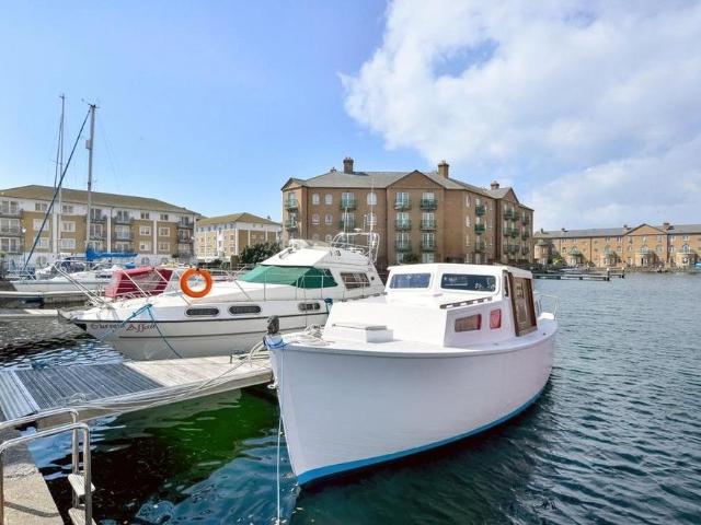 Apartment for rent in Brighton Marina, Roedean