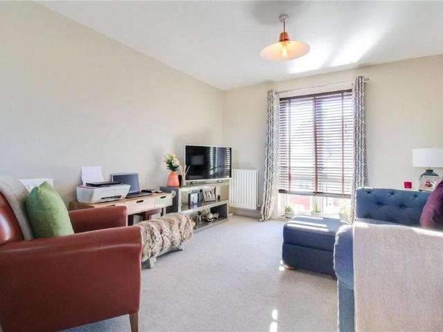 Apartment for rent in Penhill, Swindon