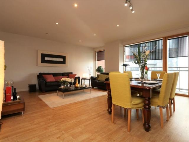 Apartment for rent in Thornwood, Govan