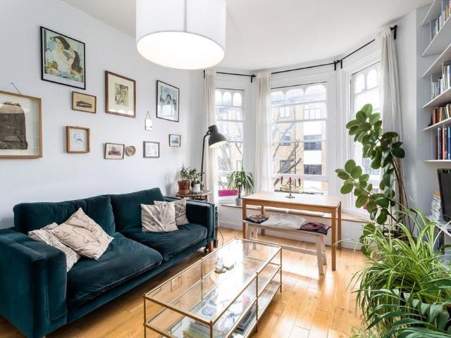 Apartment for rent in Highbury, Greater London