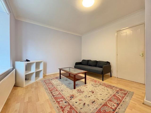 Apartment for rent in Hyde Park, West Yorkshire