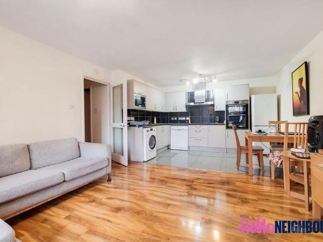 Apartment for rent in London Borough of Merton, Merton Park