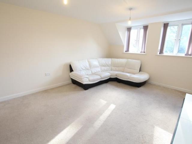Apartment for rent in Horsell, Woking