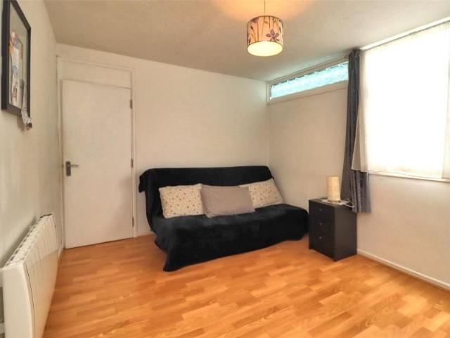 Apartment for rent in Horsell, Woking