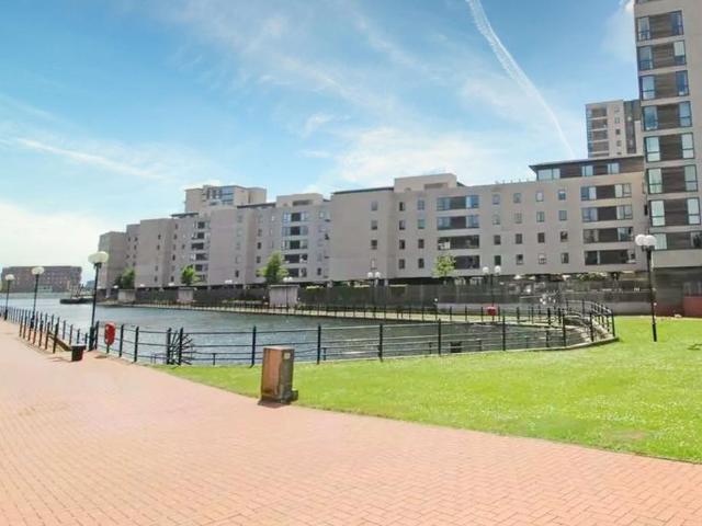 Flat for rent in Cardiff Bay, Falcon Lodge