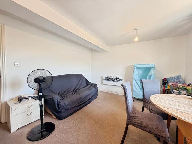 Apartment for rent in Earlham Rise, East Bank