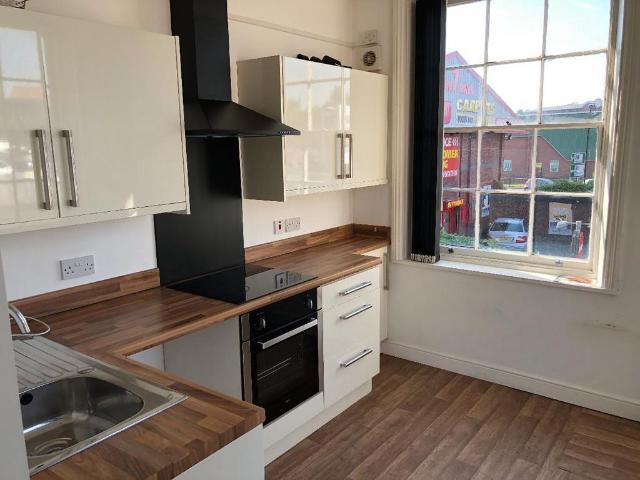 Flat for rent in Burnedge, Greater Manchester