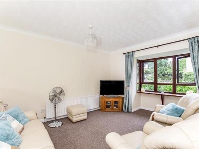 Apartment for rent in Oldway, Livermead