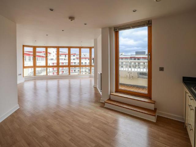 Flat for rent in Spike Island, Feckenham