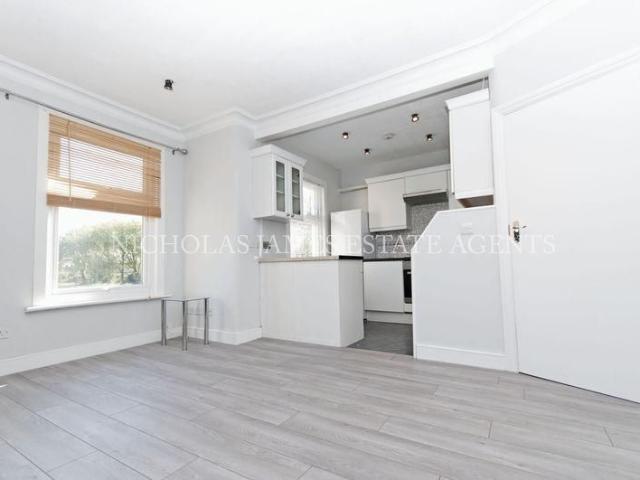 Apartment for rent in Ponders End, Greater London