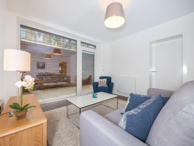 Apartment for rent in Hillside, Leith