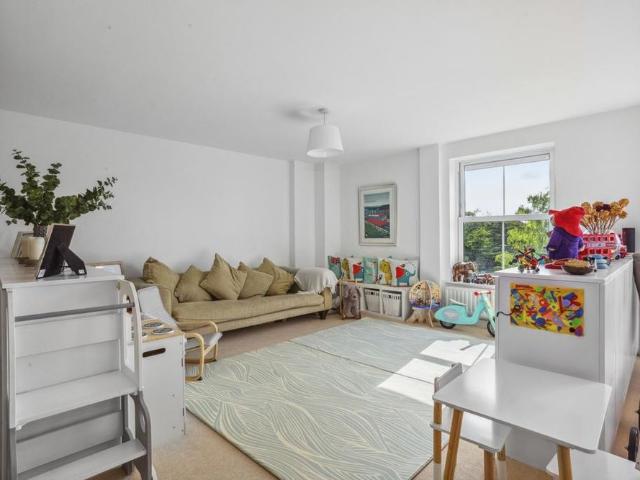 Apartment for rent in The Close, Hampshire