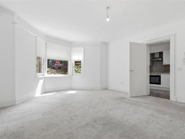 Apartment for rent in Langside, Scotland