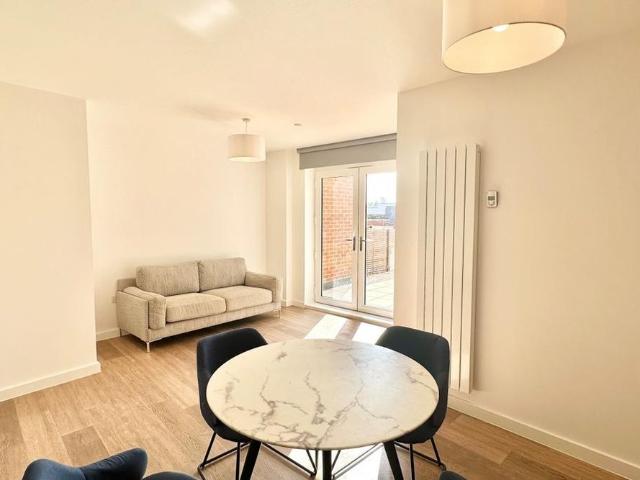 Apartment for rent in Fole, Surrey