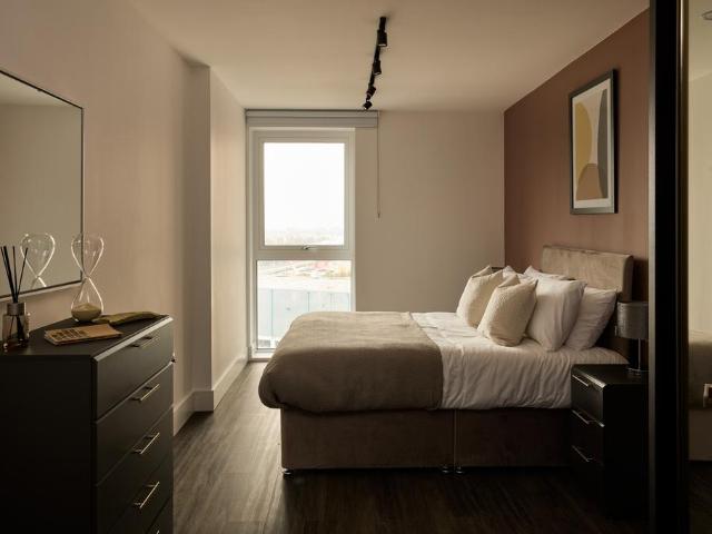 Flat for rent in London Borough of Ealing, Greater London