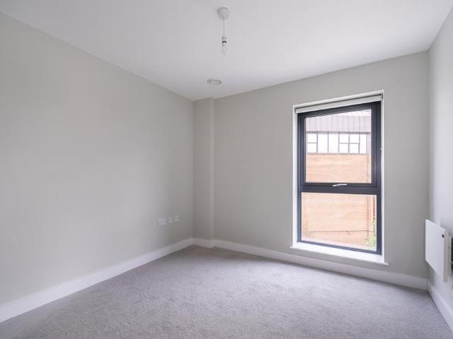 Flat for rent in Enborne, West Berkshire