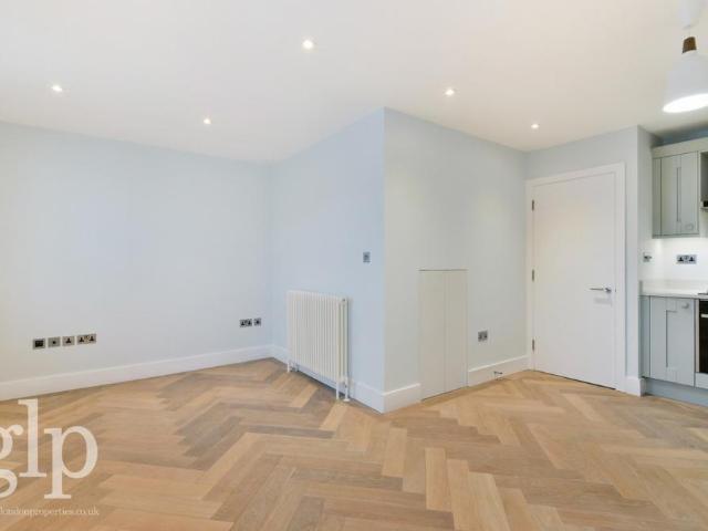 Flat for rent in Soho, Greater London