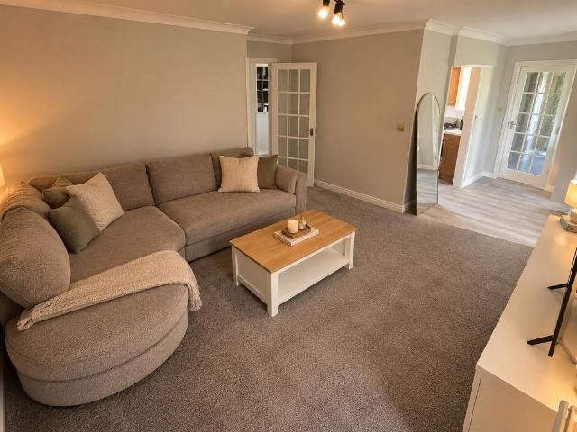 Flat for rent in Oakwood, Leeds