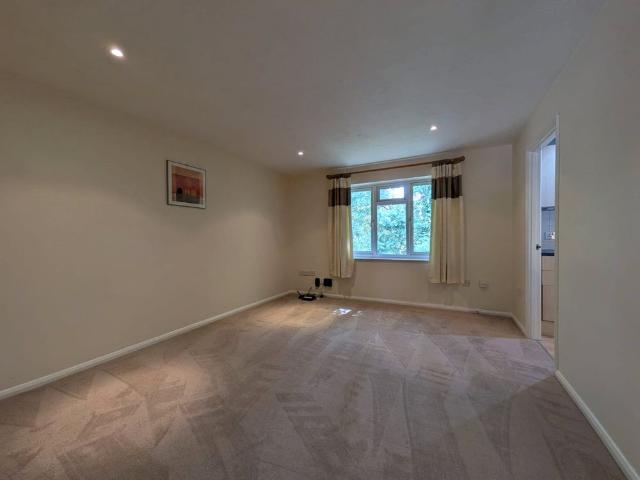 Apartment for rent in Hart, Hampshire
