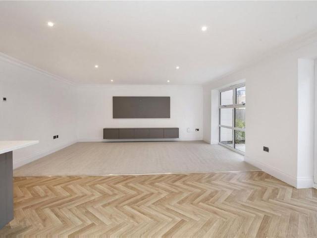 Apartment for rent in Hookstone, Harrogate