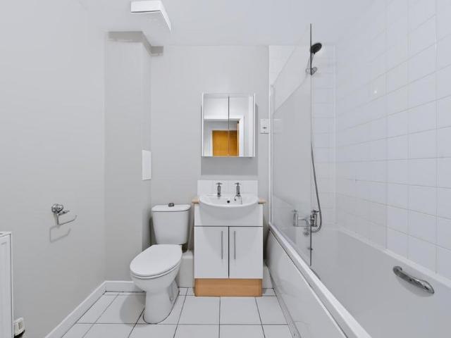 Apartment for rent in London Borough of Merton, Greater London