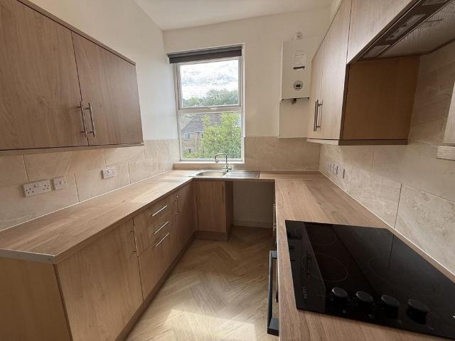Flat for rent in Luddendenfoot, West Yorkshire