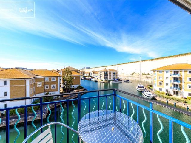 Apartment for rent in Roedean